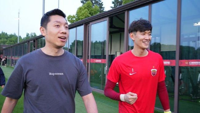 曼联前锋马夏尔的合同将在今夏到期，此前《The Athletic》表示，红魔不会与马夏尔续约。